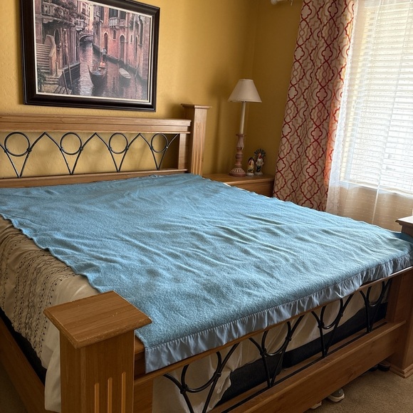 Easton Other - Easton 100% wool Sky Blue Bedding Blanket. Size 91/71.5 in. Made in England.